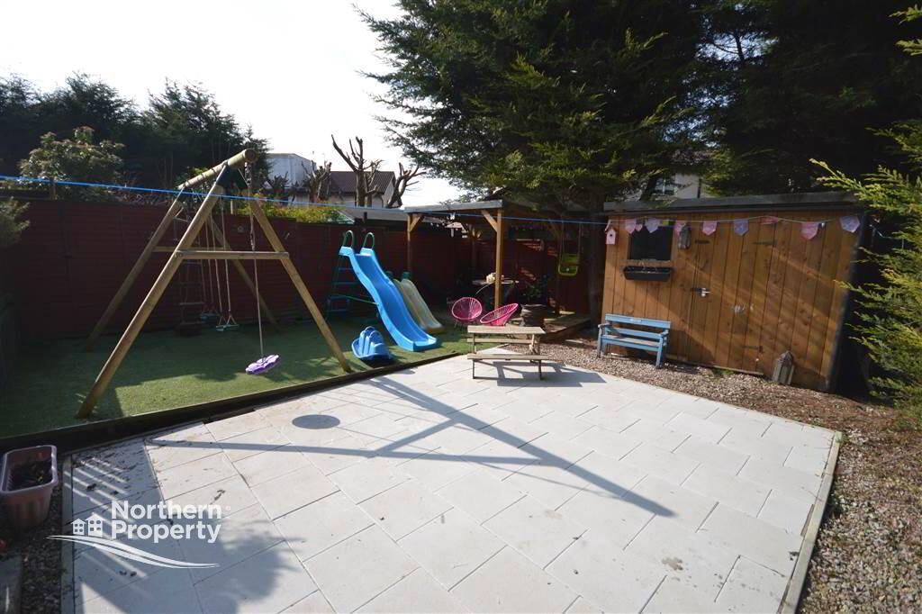 Photo 13 of 57 Lagmore Grove, Dunmurry, Belfast