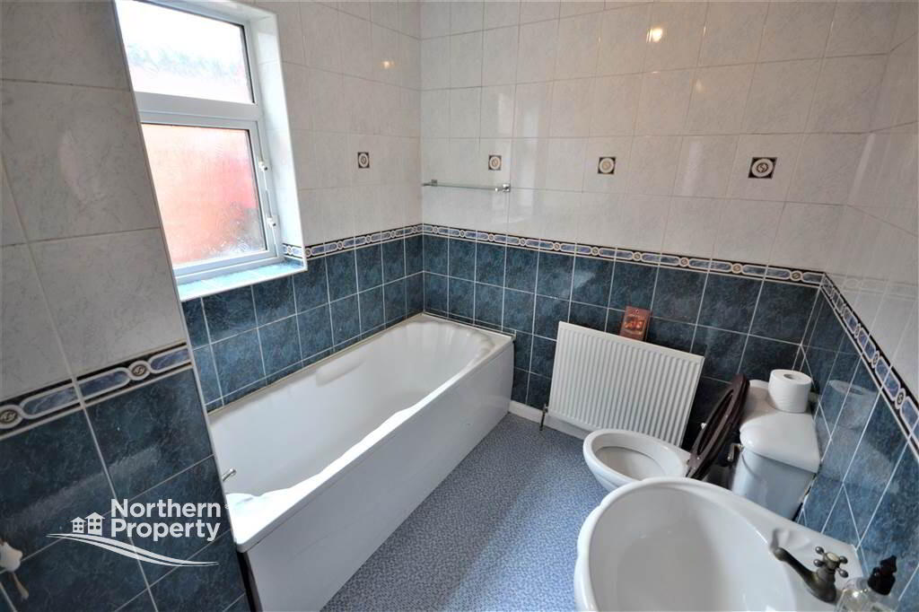 Photo 8 of 10 Beechmount Crescent, Belfast