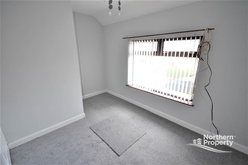 Photo 9 of 10 Beechmount Crescent, Belfast