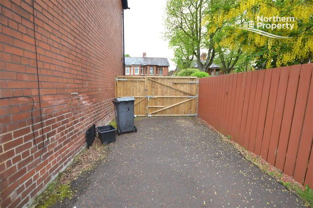 Photo 23 of 6 St James Avenue, Belfast