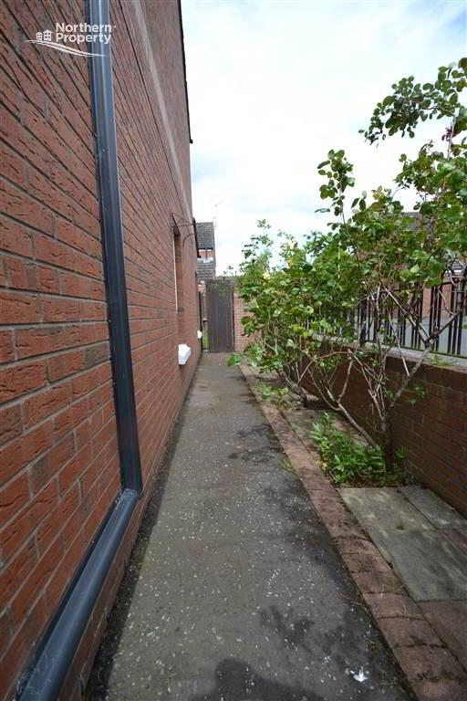 Photo 20 of 36 Oranmore Street, Belfast