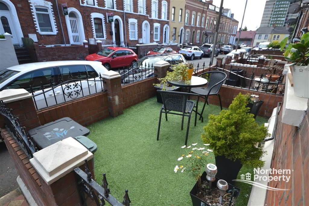 Photo 2 of 19 Nansen Street, Belfast