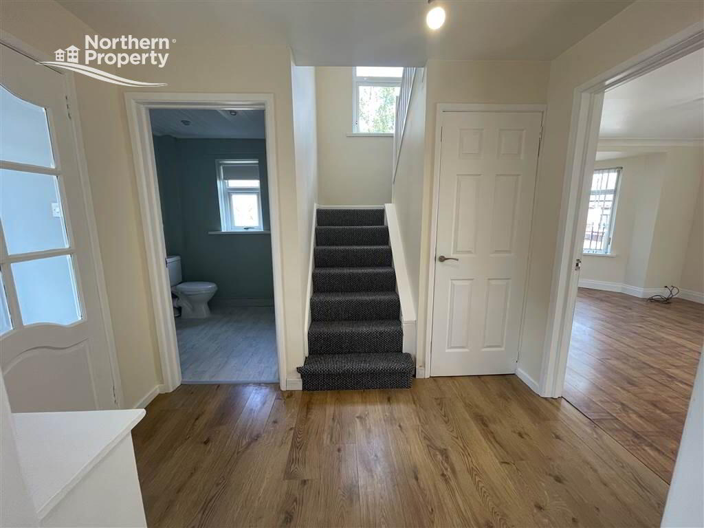 Photo 4 of 6 Lisfaddan Crescent, Belfast