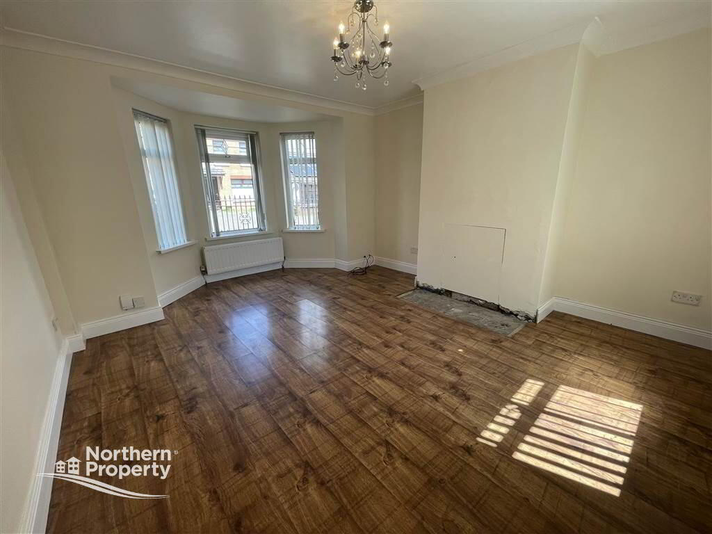 Photo 5 of 6 Lisfaddan Crescent, Belfast