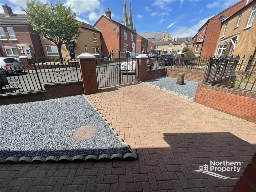 Photo 18 of 6 Lisfaddan Crescent, Belfast