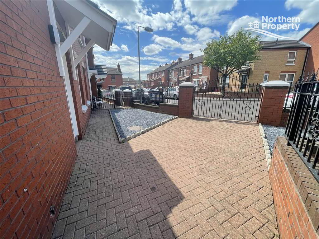 Photo 19 of 6 Lisfaddan Crescent, Belfast