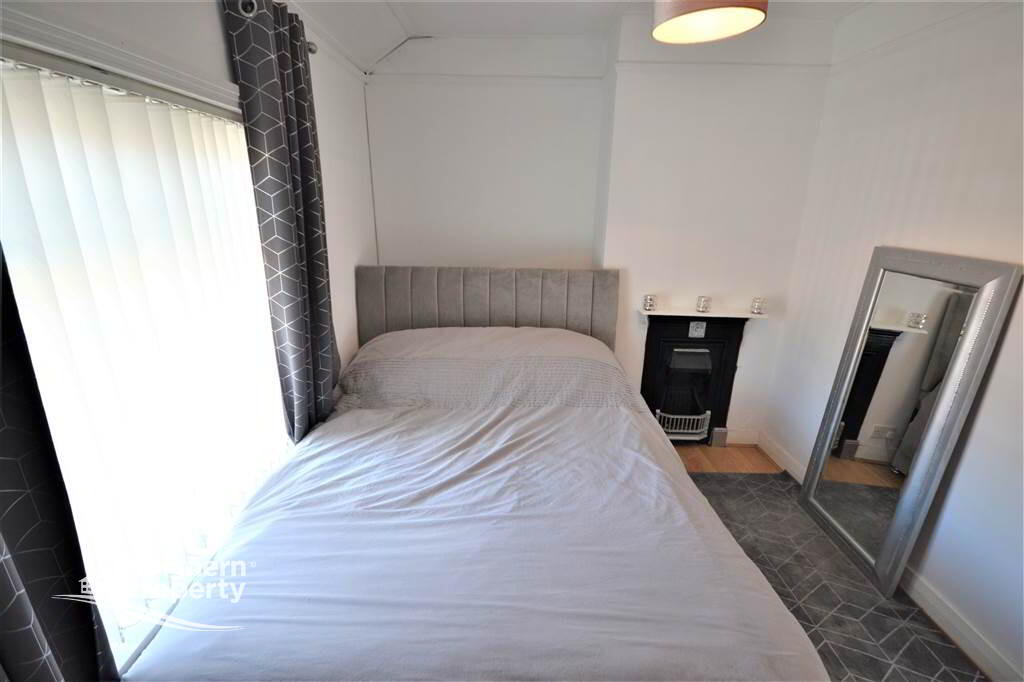Photo 5 of 18 Beechmount Crescent, Belfast