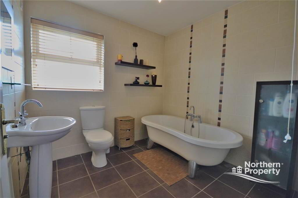 Photo 18 of 55 Mount Eagles Avenue, Belfast