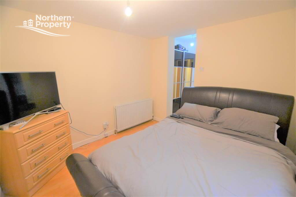 Photo 10 of 13 Iveagh Drive, Belfast