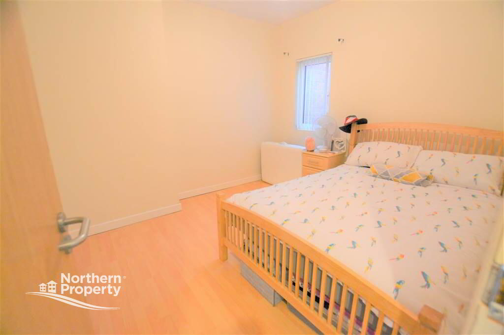 Photo 13 of 13 Iveagh Drive, Belfast