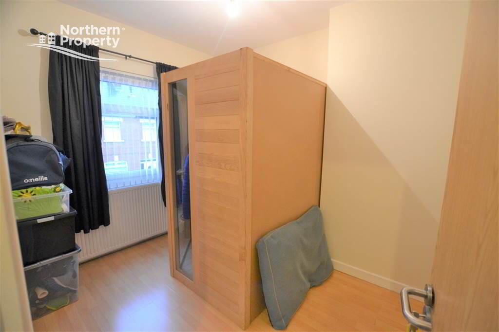 Photo 14 of 13 Iveagh Drive, Belfast