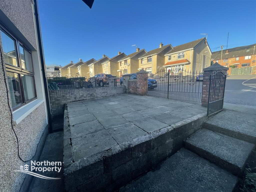 Photo 16 of 26 Dungloe Crescent, Lenadoon, Belfast