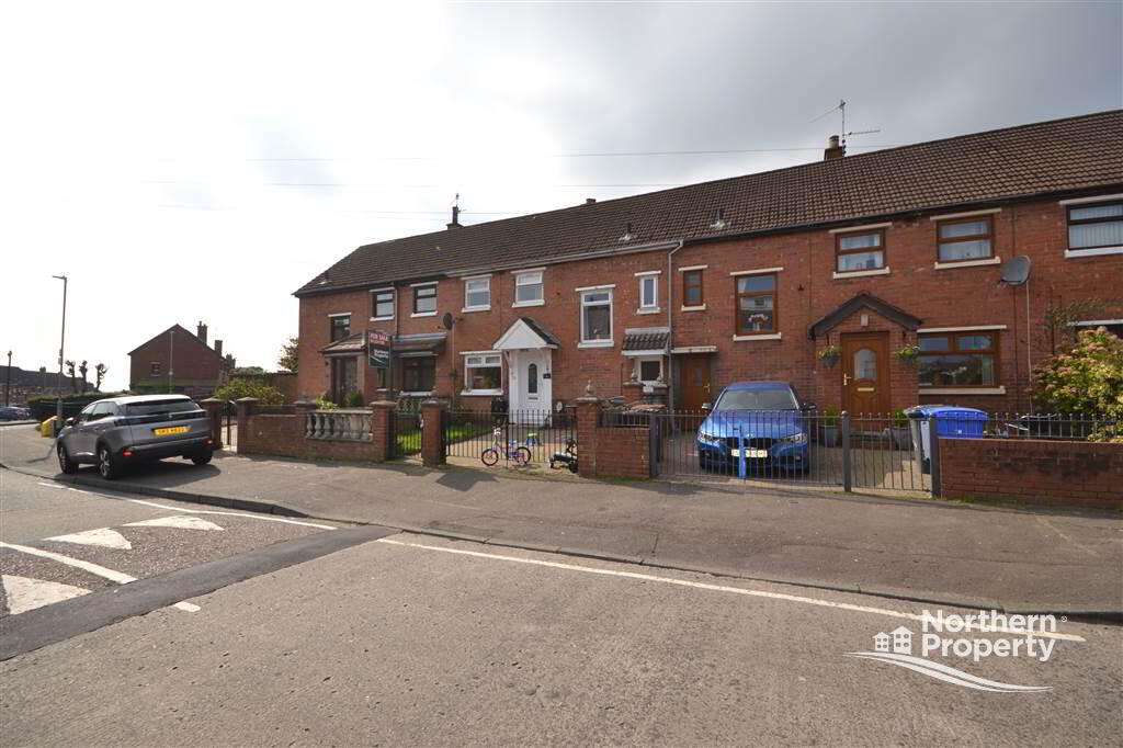 Photo 2 of 28 Bearnagh Drive, Belfast