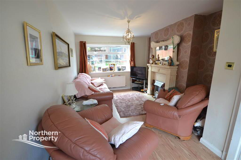 Photo 4 of 28 Bearnagh Drive, Belfast