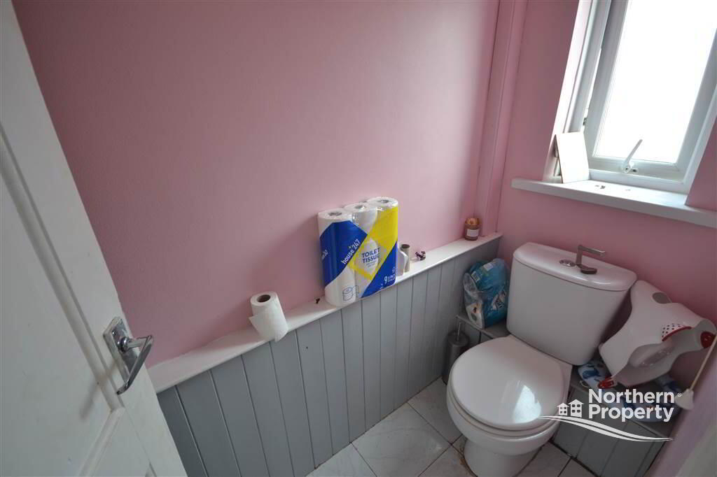 Photo 9 of 28 Bearnagh Drive, Belfast