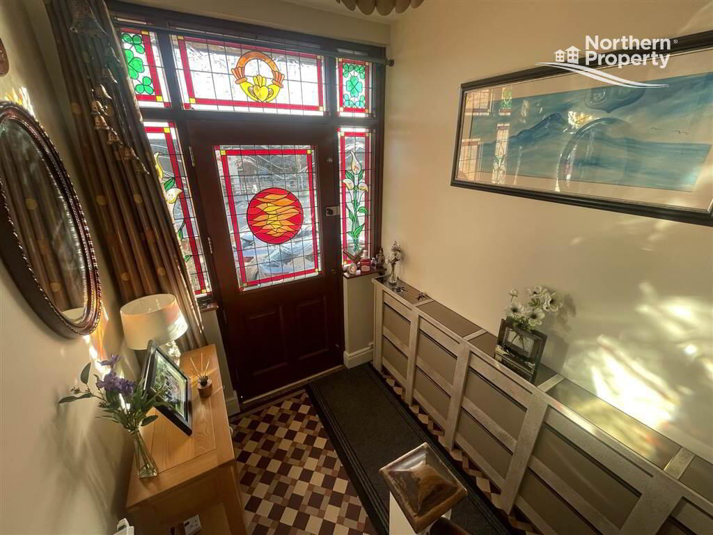 Photo 2 of 555 Falls Road, Belfast