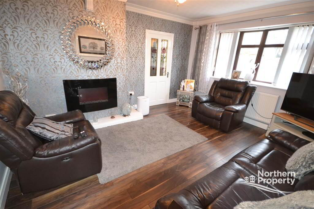 Photo 4 of 9 Whitecliff Drive, Belfast