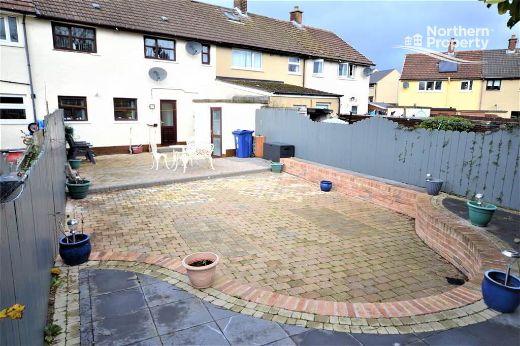 Photo 13 of 9 Whitecliff Drive, Belfast