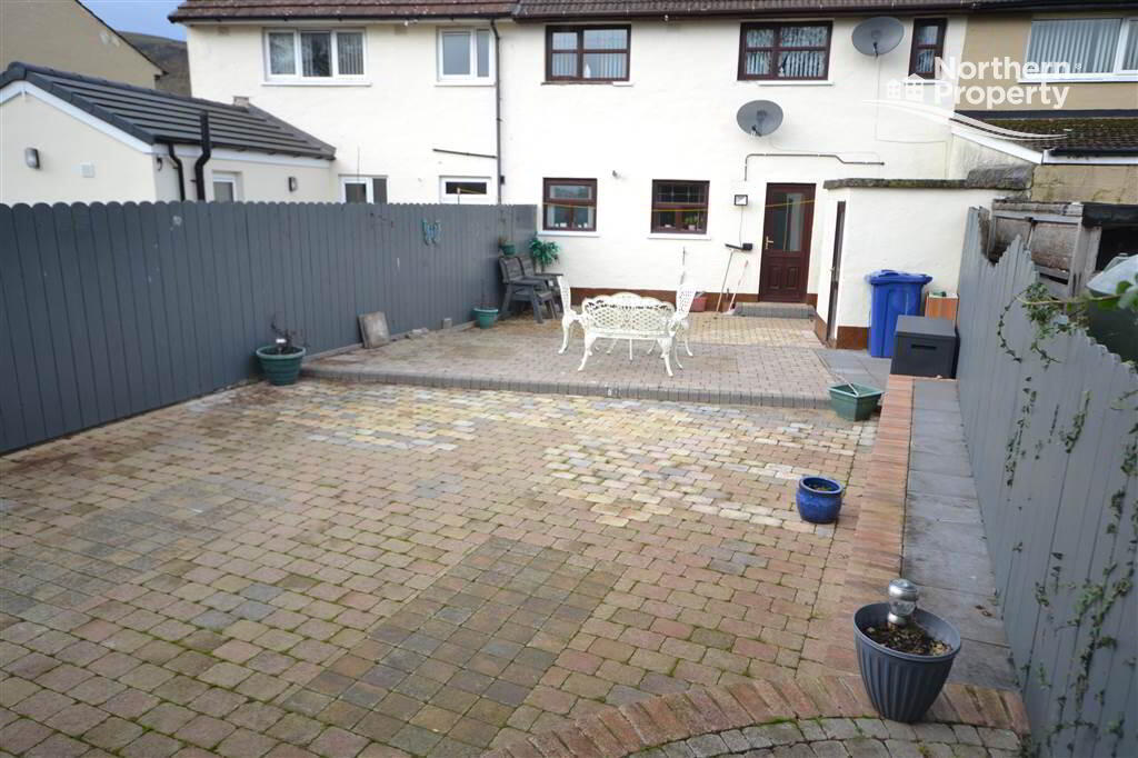 Photo 14 of 9 Whitecliff Drive, Belfast