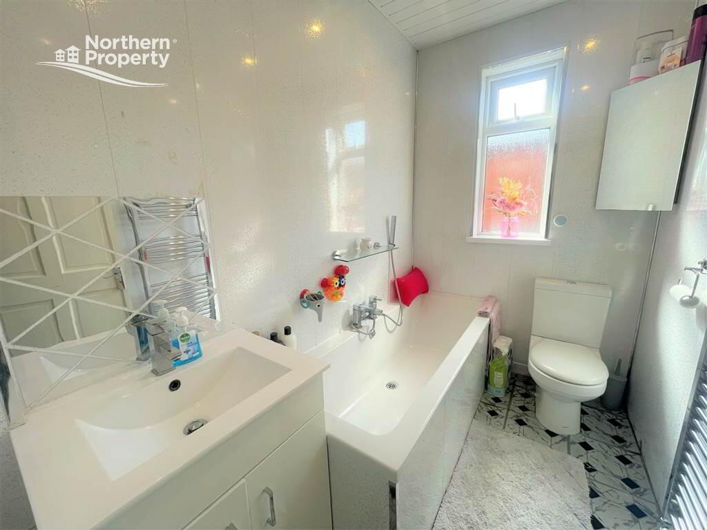 Photo 7 of 45 Springfield Drive, Belfast