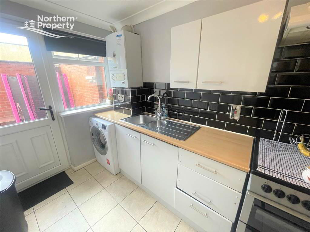 Photo 5 of 45 Springfield Drive, Belfast