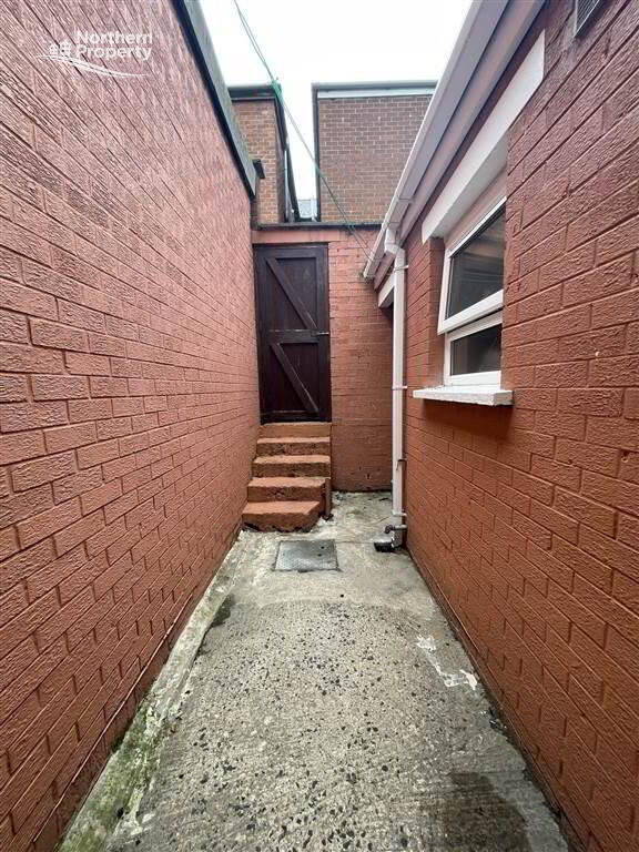 Photo 10 of 25 Fort Street, Belfast