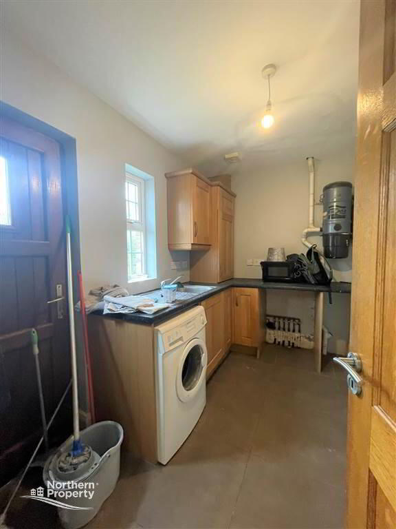 Photo 10 of 8 Mount Eagles Grove, Belfast