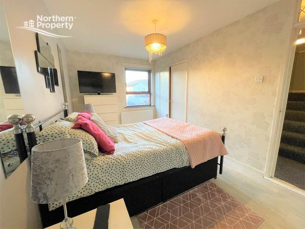 Photo 10 of 104 Clonard Gardens, Belfast