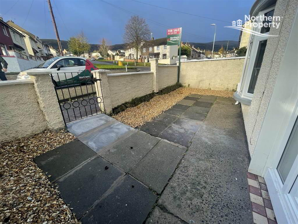 Photo 2 of 47 Norglen Drive, Belfast
