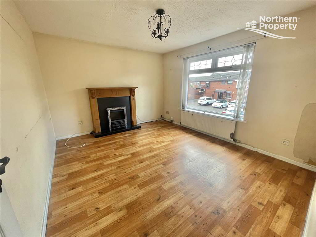 Photo 3 of 15b Majestic Drive, Belfast