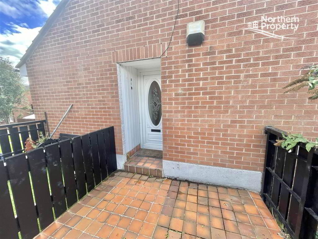 Photo 2 of 15b Majestic Drive, Belfast