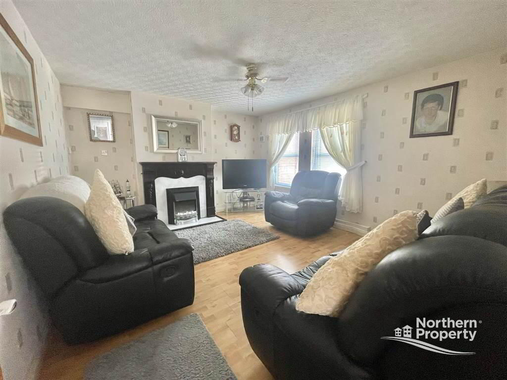 Photo 3 of 21 Clandeboye Drive, Belfast