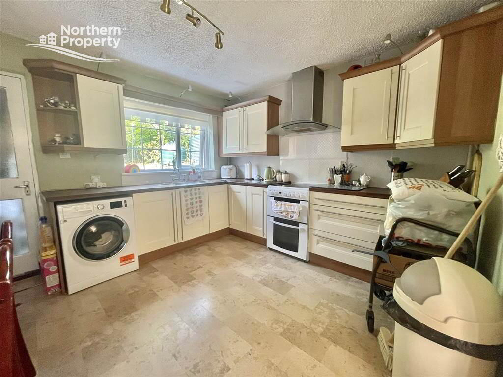 Photo 4 of 31 Colinbrook Avenue, Belfast
