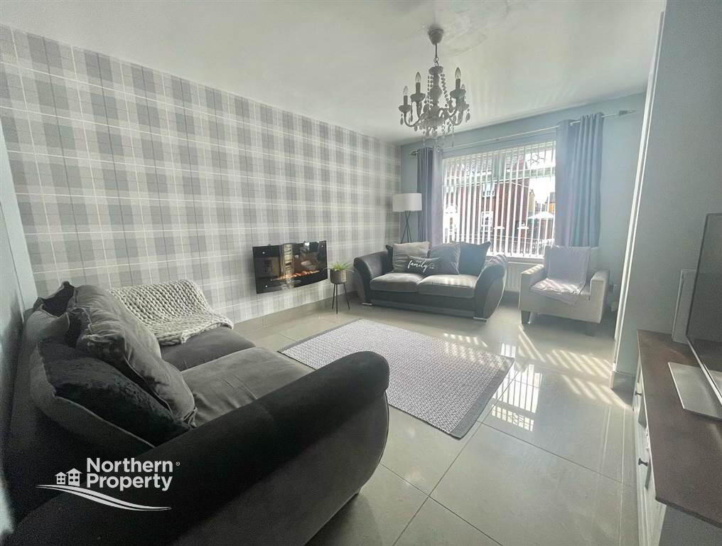 Photo 2 of 12 Lisfaddan Drive, Belfast