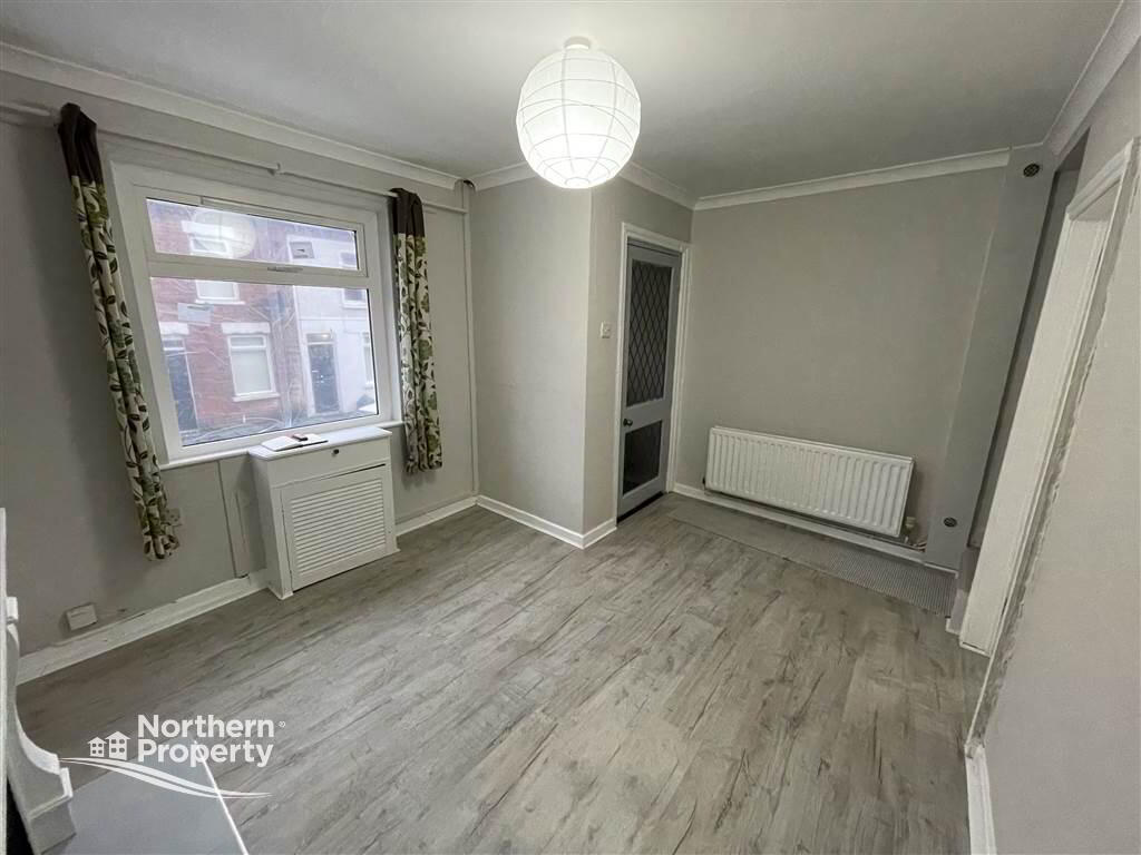 Photo 3 of 11 Forest Street, Belfast