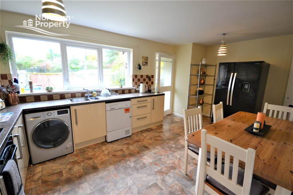 Photo 5 of 7 Laurelbank, Dunmurry, Belfast