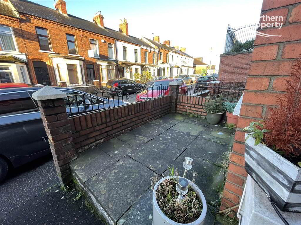 Photo 11 of 6 Fallswater Street, Belfast