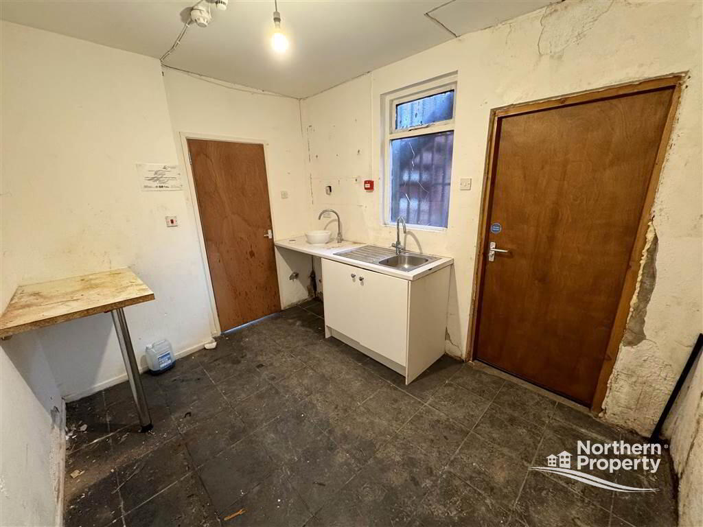 Photo 10 of 225 Falls Road, Belfast