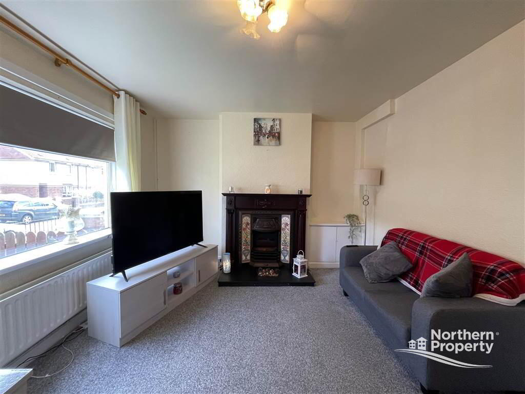 Photo 4 of 13 St James Drive, Belfast
