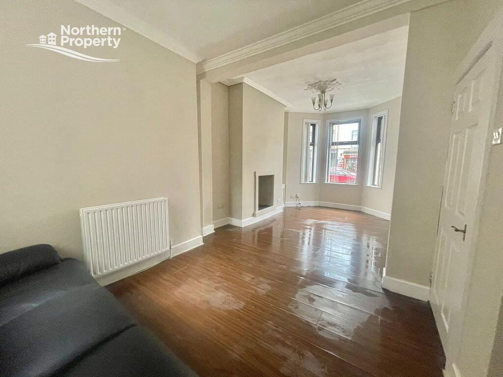 Photo 4 of 20 Springfield Road, Belfast