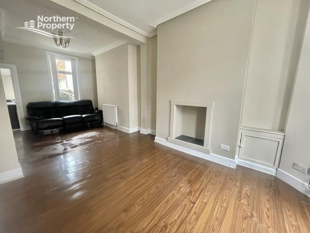 Photo 3 of 20 Springfield Road, Belfast