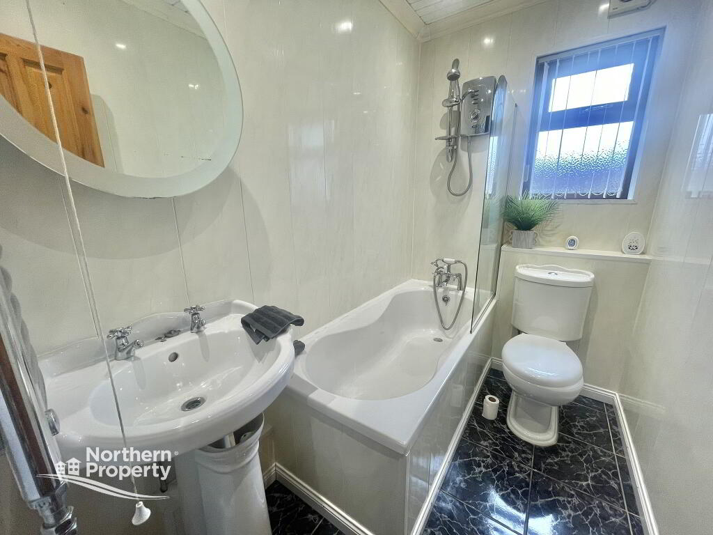 Photo 8 of 102 Ballymurphy Road, Belfast