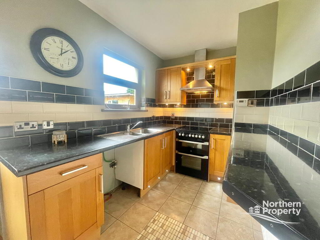 Photo 7 of 102 Ballymurphy Road, Belfast