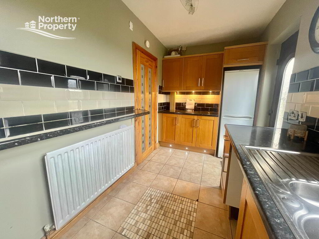 Photo 6 of 102 Ballymurphy Road, Belfast