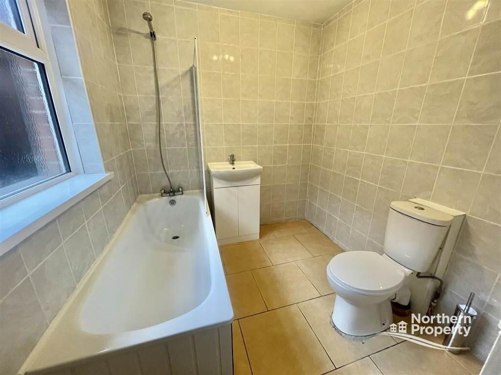 Photo 10 of 90 St James Road, Belfast