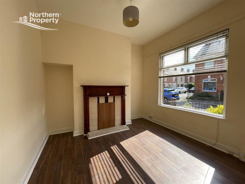 Photo 4 of 38 Iveagh Drive, Belfast