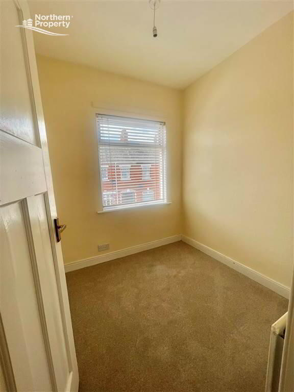 Photo 17 of 38 Iveagh Drive, Belfast