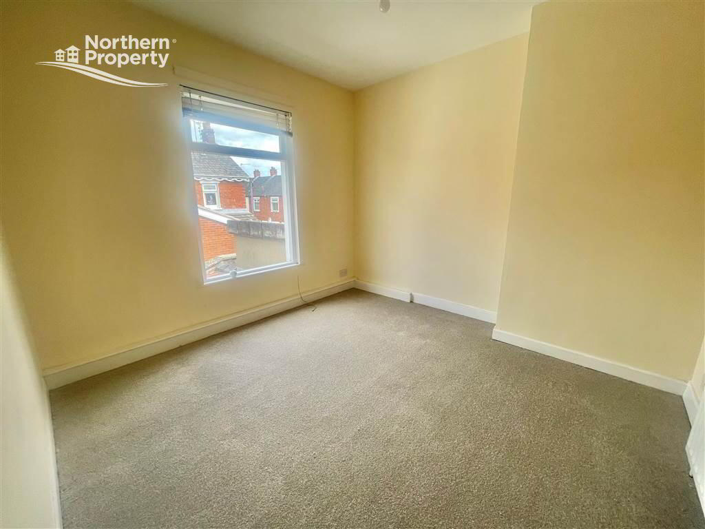 Photo 18 of 38 Iveagh Drive, Belfast