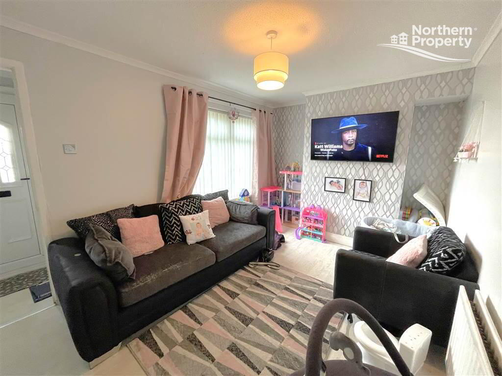 Photo 3 of 25 Colinmill, Belfast