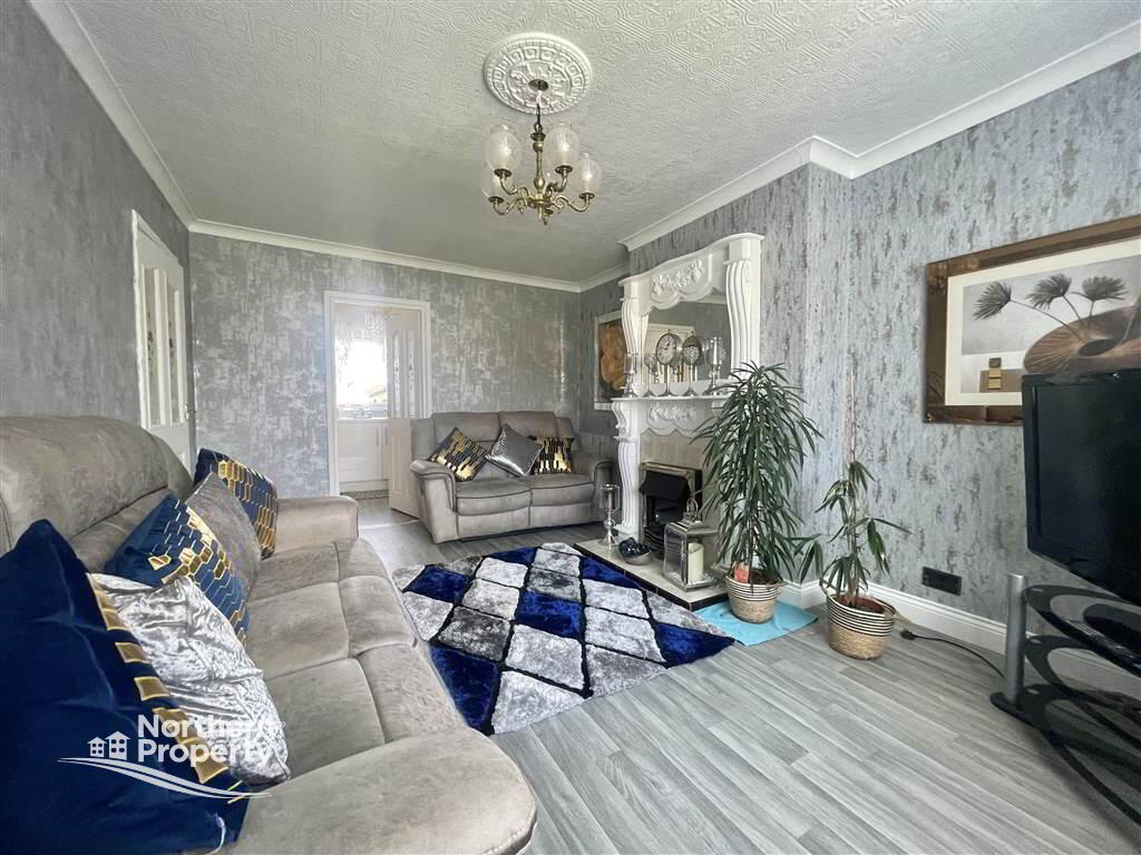 Photo 3 of 11 Slievegallion Drive, Belfast